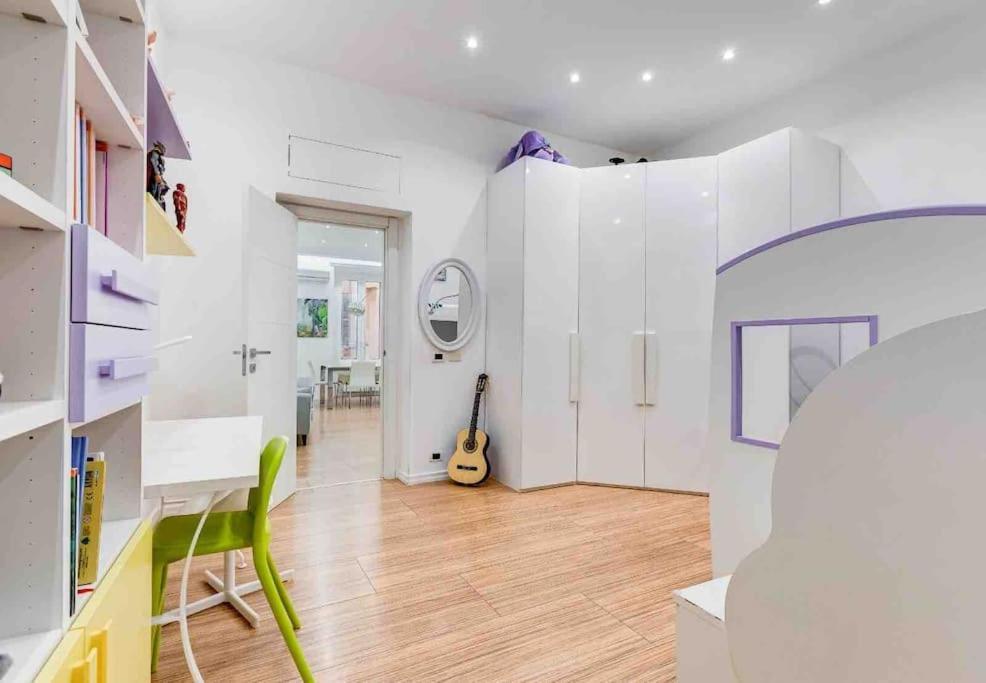 Apartamento Lussuoso Accanto Al Colosseo Roma